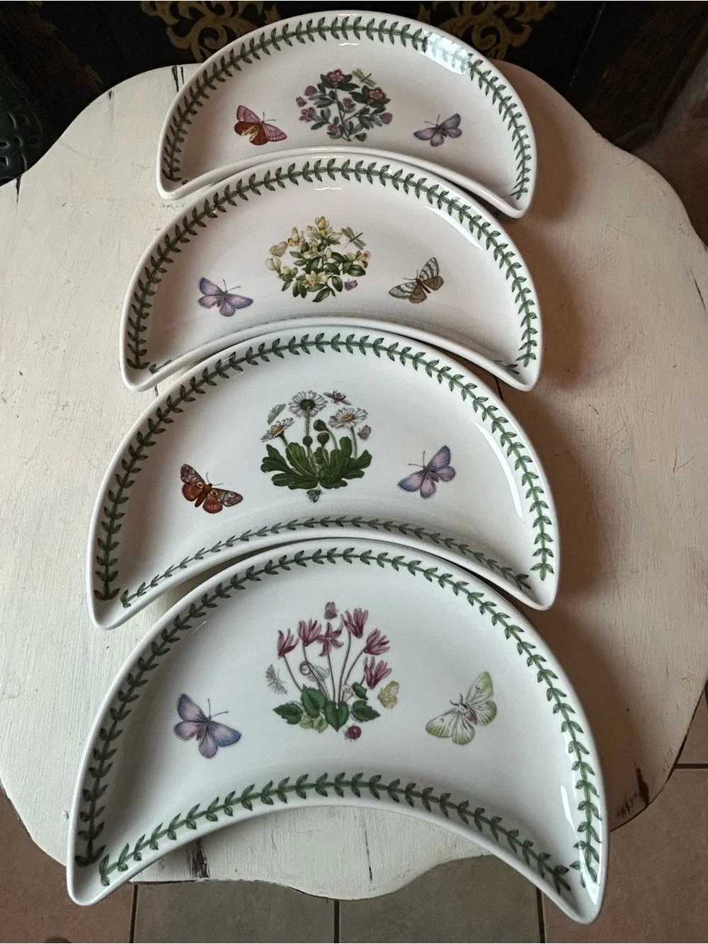 4 PORTMEIRON BOTANIC GARDEN Crescent Salad Plate Floral Butterflies Leaf Rim